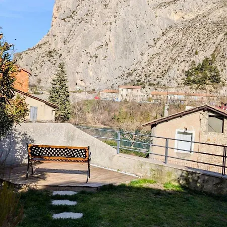 Апартаменты - La Baume Au Coeur Систерон